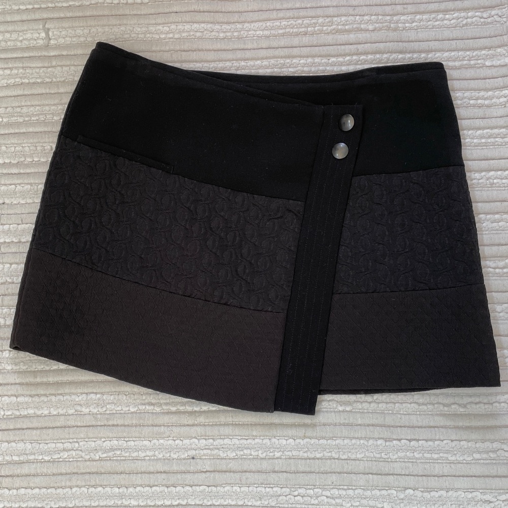 EUC CAbi  textured asymmetrical wrap mini skirt, size M